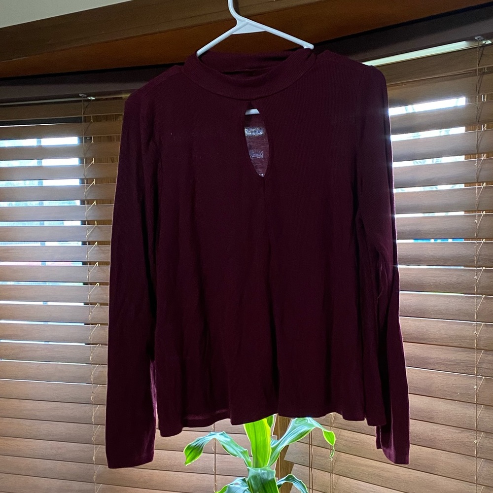 Maroon long sleeve shirt. Gently used.